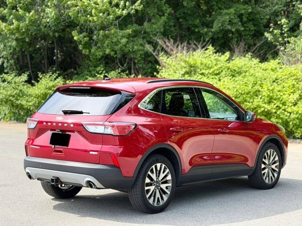 Used 2020 Ford Escape Titanium w/ Titanium Premium Package 2.0 AWD/4WD image 7