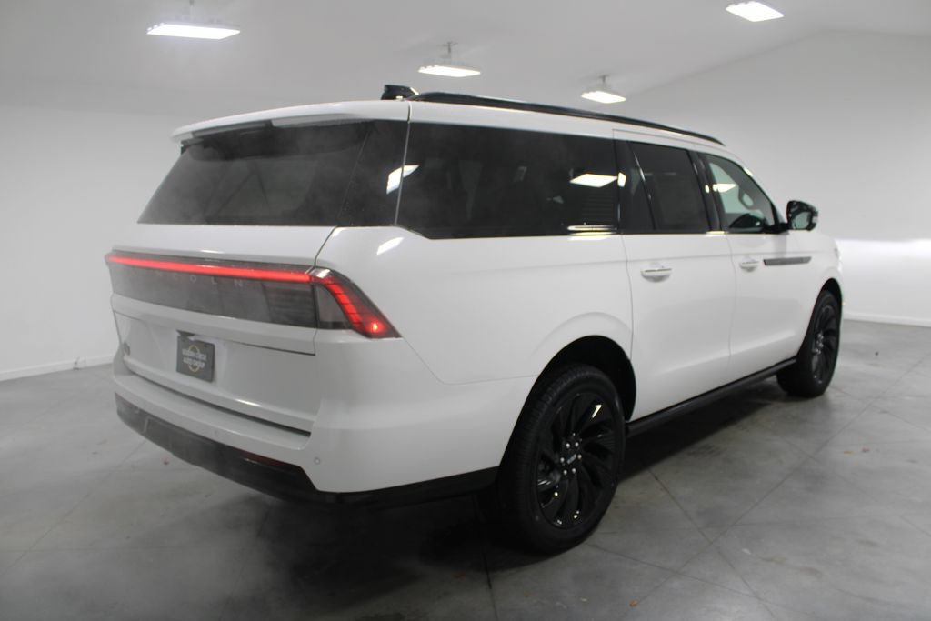 New 2025 Lincoln Navigator L Reserve w/ Jet Appearance Package AWD/4WD image 8