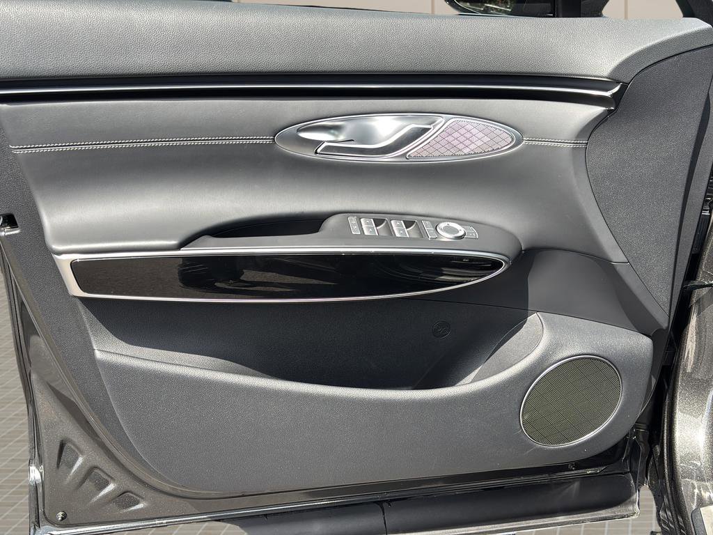 Certified 2026 Genesis GV70 2.5T image 11