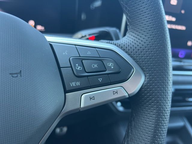 New 2026 Volkswagen Tiguan SE R-Line FWD image 16