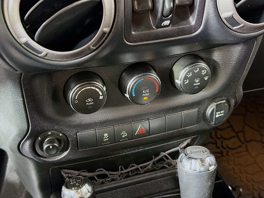 Used 2018 Jeep Wrangler Unlimited Sport S AWD/4WD image 27