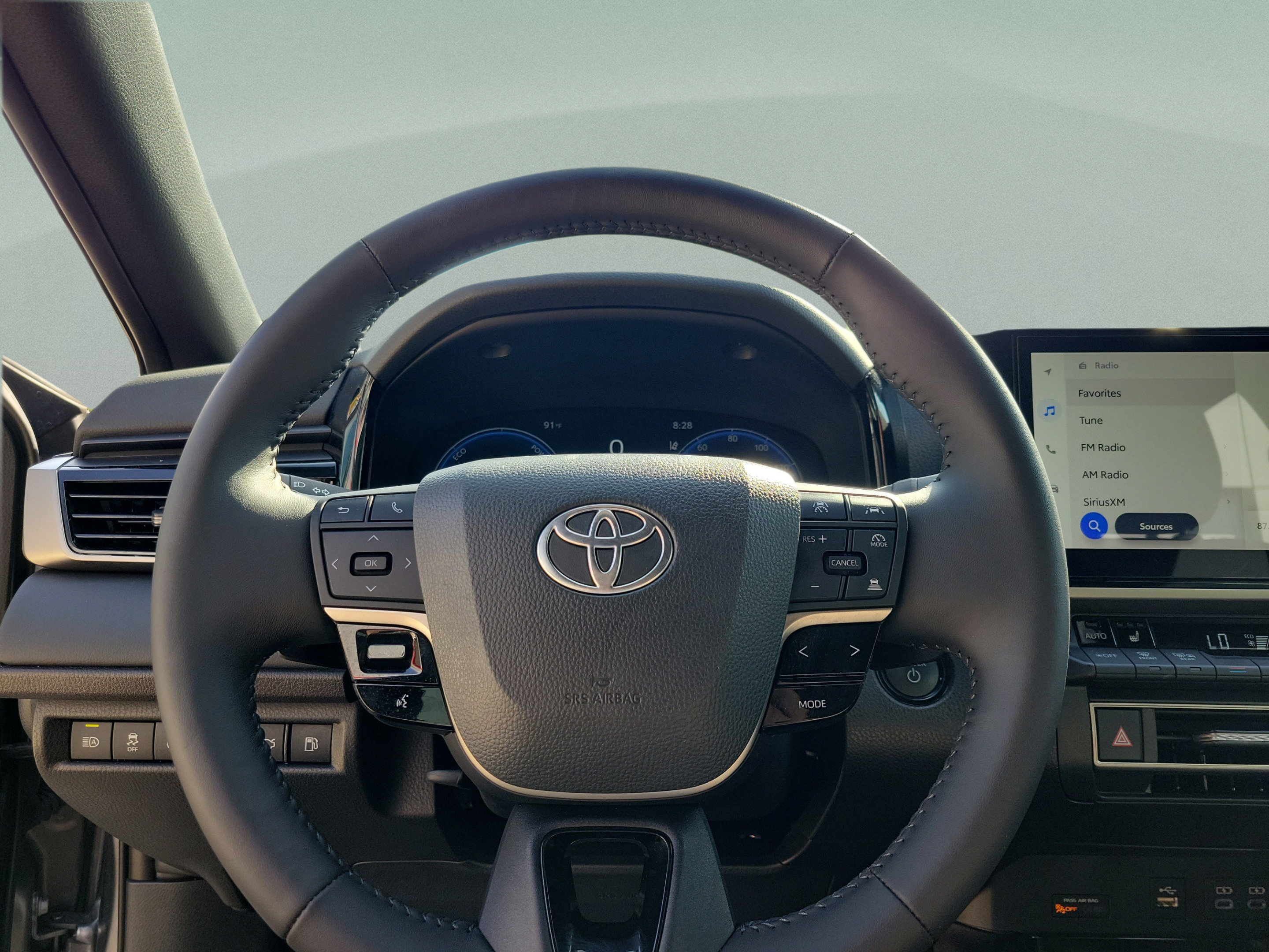 Used 2025 Toyota Camry XSE FWD image 12