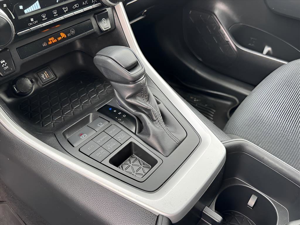 Used 2024 Toyota RAV4 LE image 23