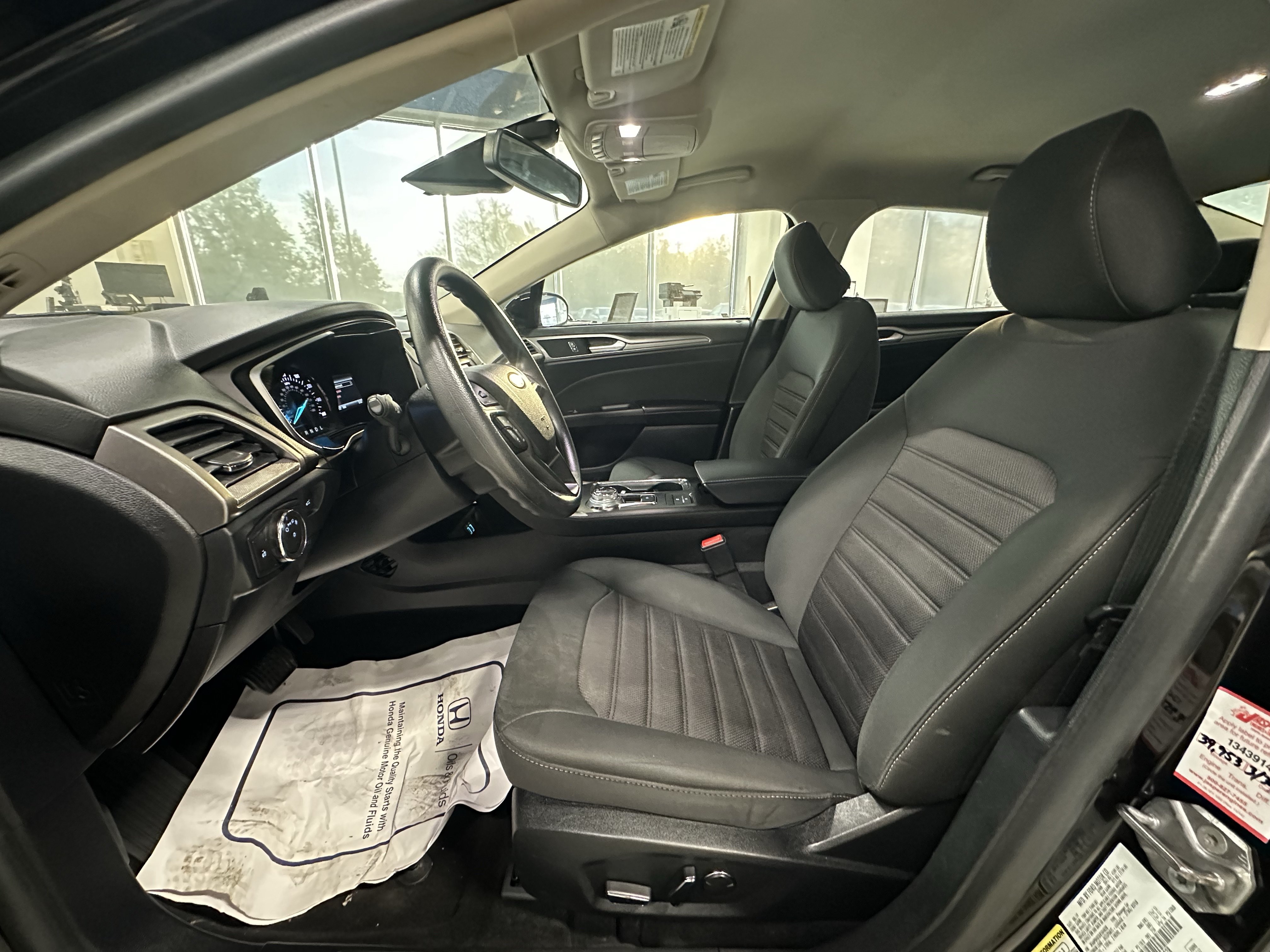 Used 2020 Ford Fusion SE FWD image 7