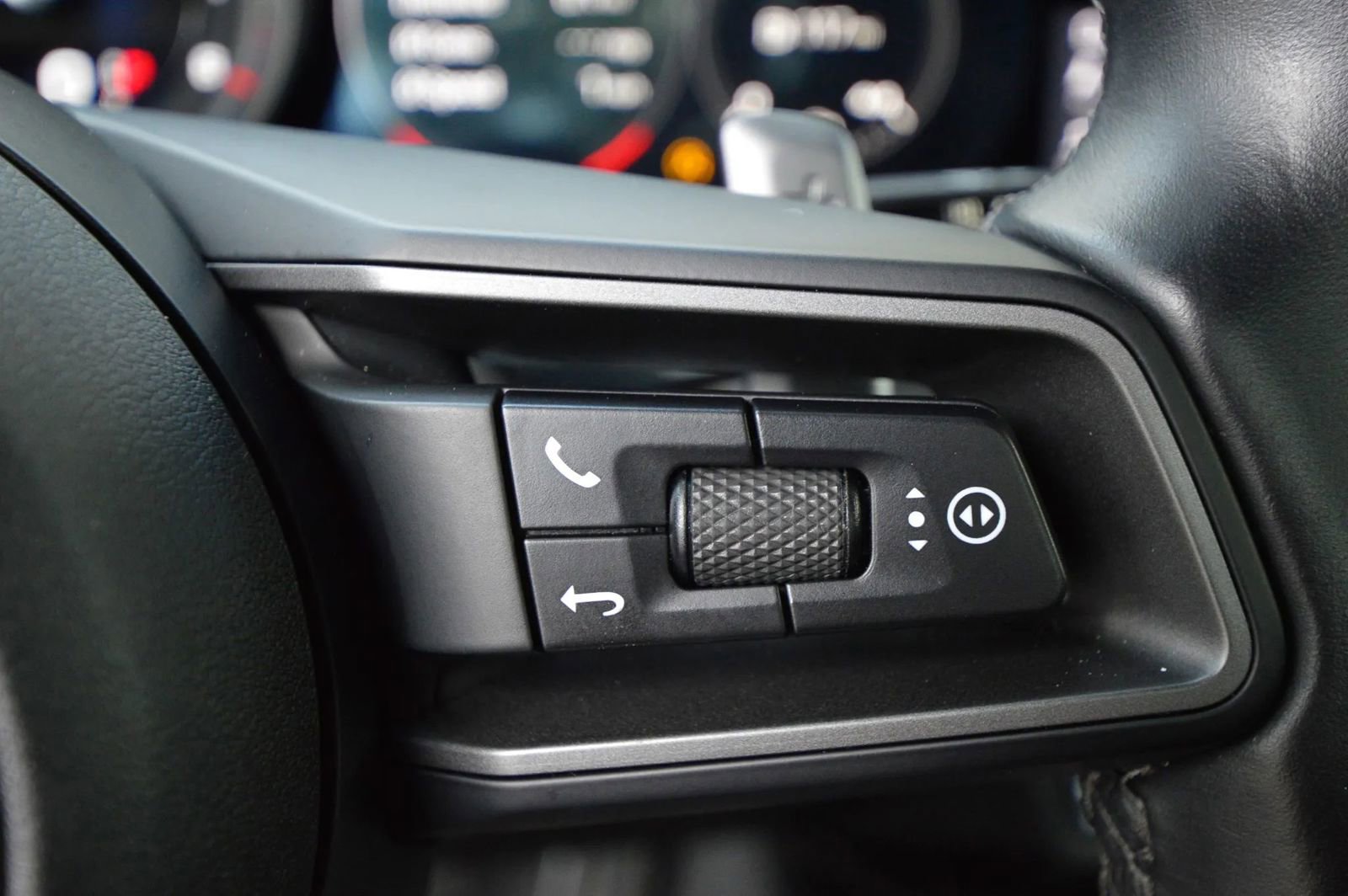 Used 2021 Porsche 911 Carrera image 33