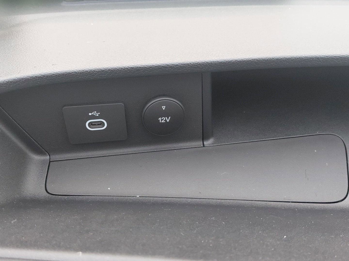 New 2023 Ford E-Transit Medium Roof image 31