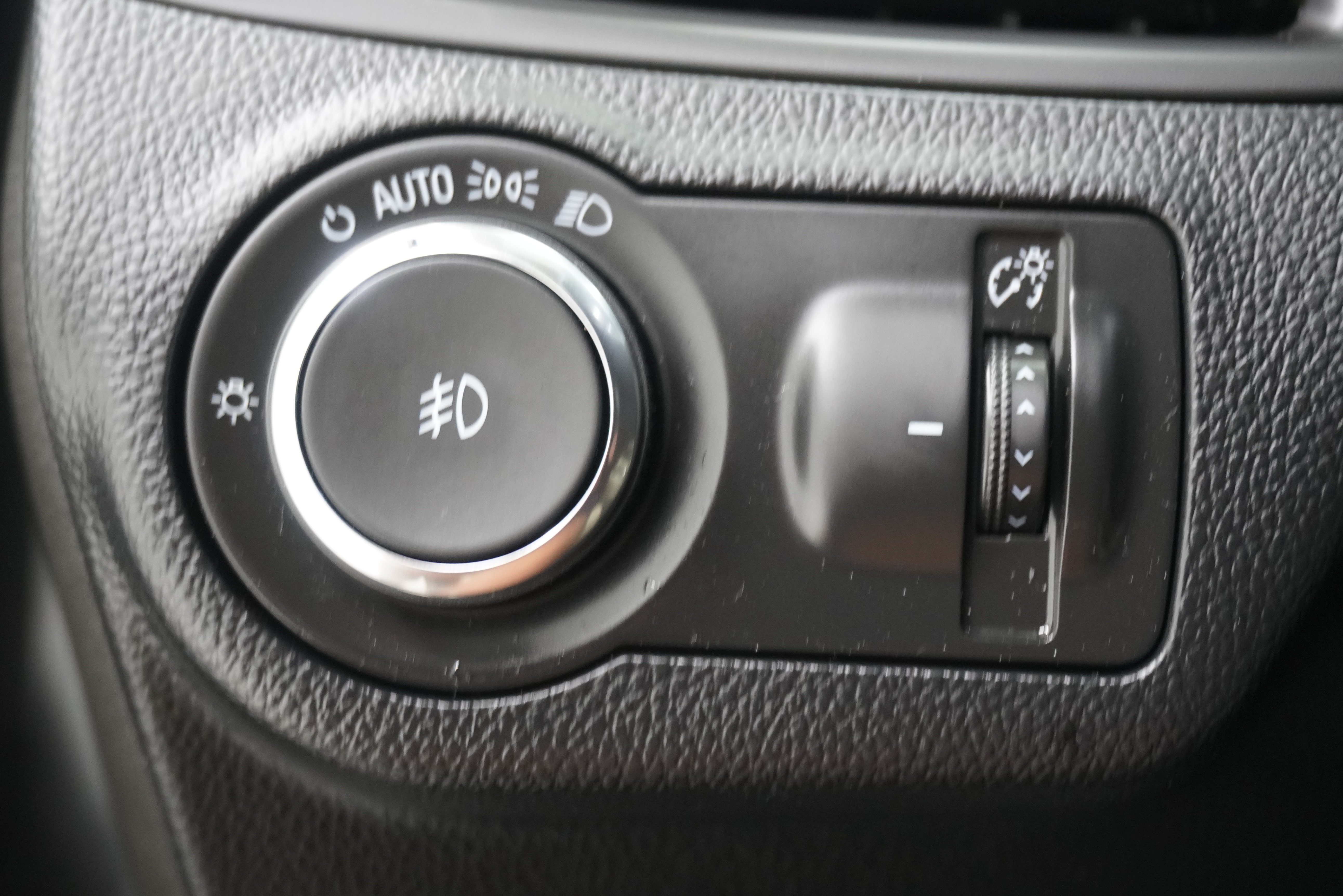 Used 2019 Buick Envision Preferred AWD/4WD image 23