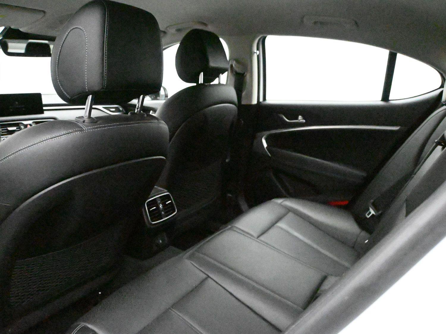 Used 2022 Genesis G70 2.0T image 10