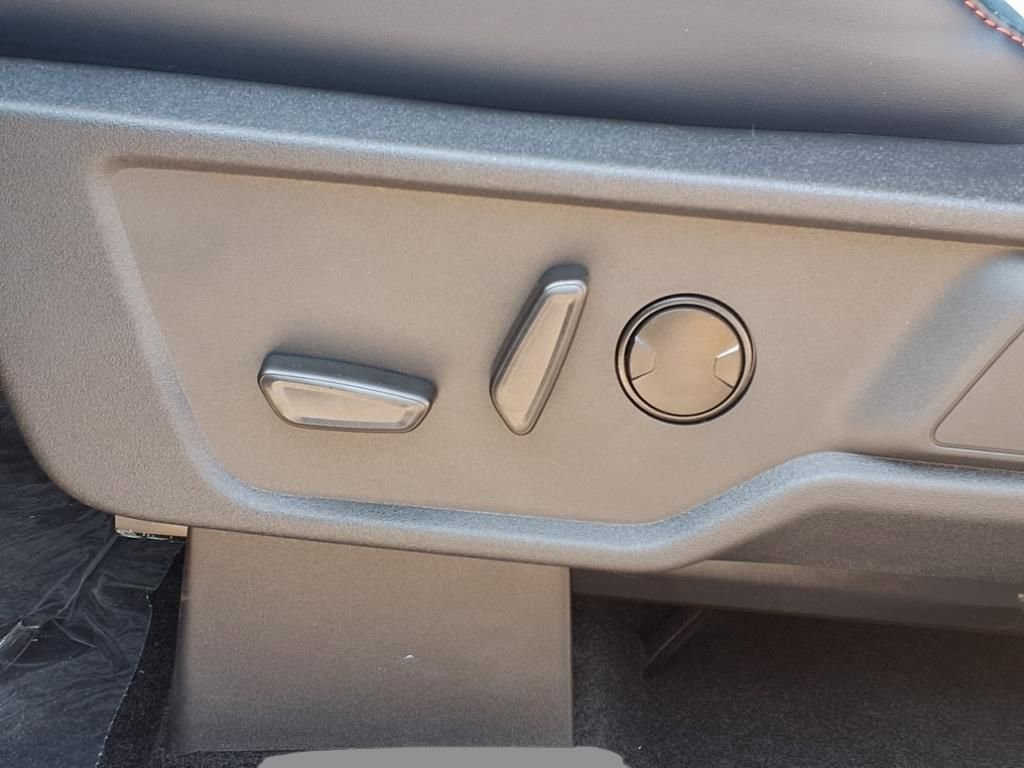 New 2025 Ford Bronco Raptor w/ Interior Carbon Fiber Pack image 16