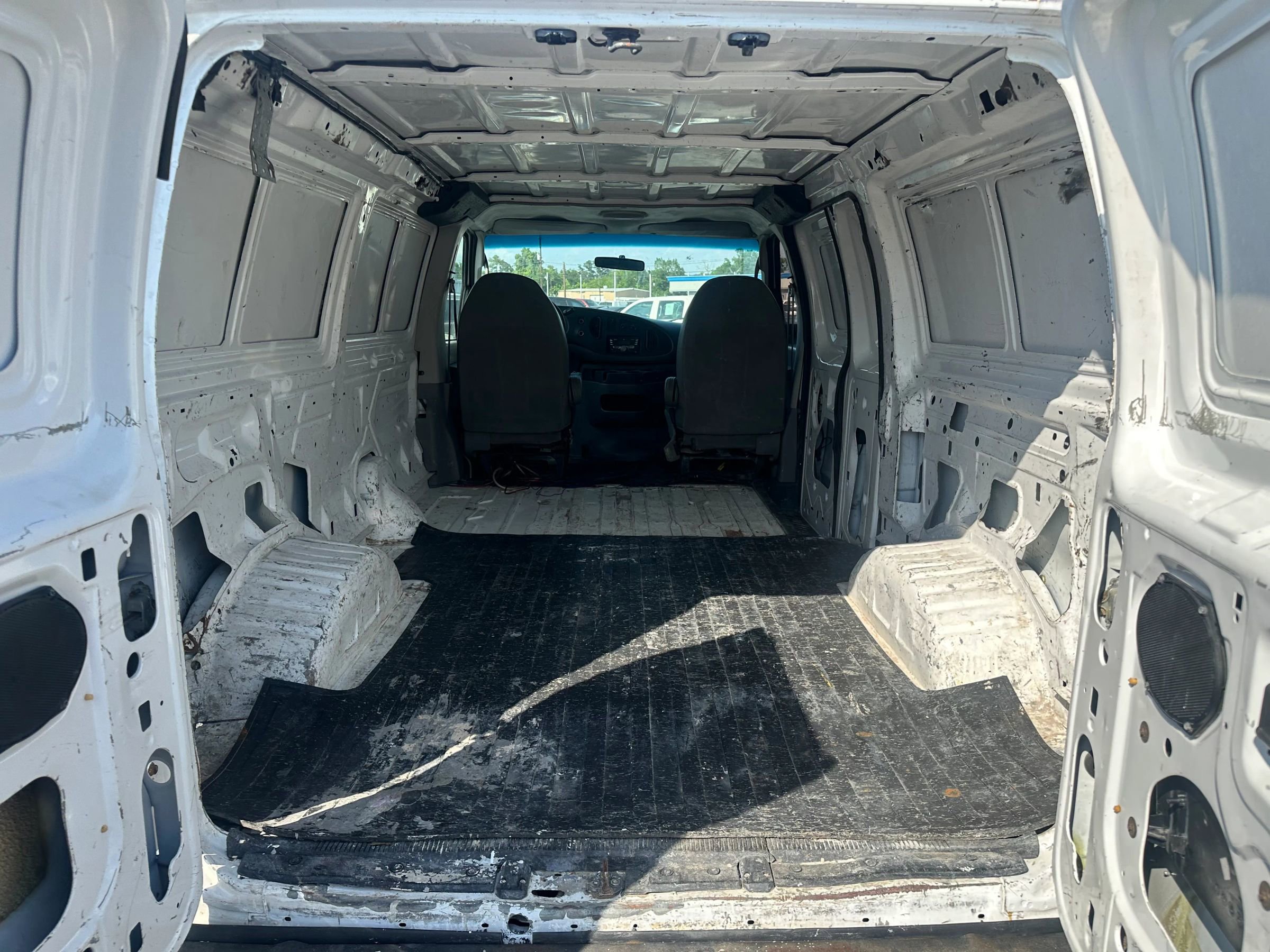 Used 2008 Ford E-150 and Econoline 150 image 10