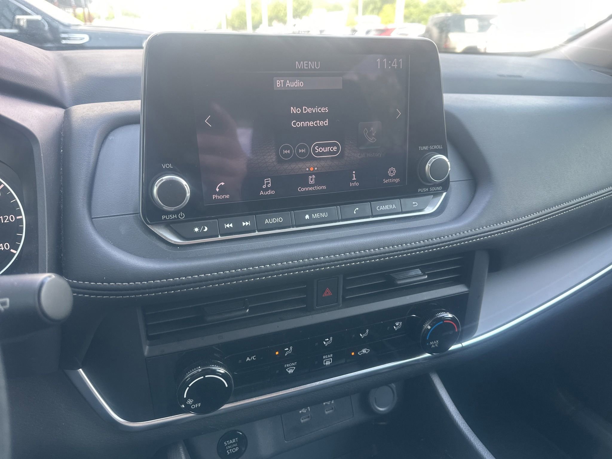 Used 2024 Nissan Rogue S AWD/4WD image 28