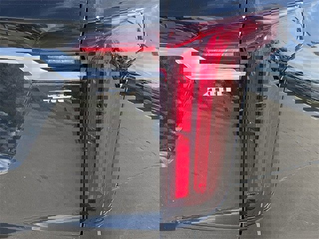 Used 2023 Cadillac XT6 Premium Luxury w/ Technology Package image 6