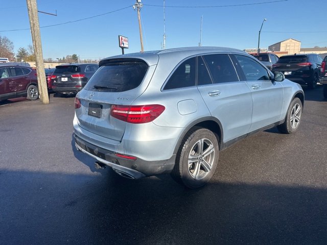 Used 2018 Mercedes-Benz GLC 300 4MATIC image 3