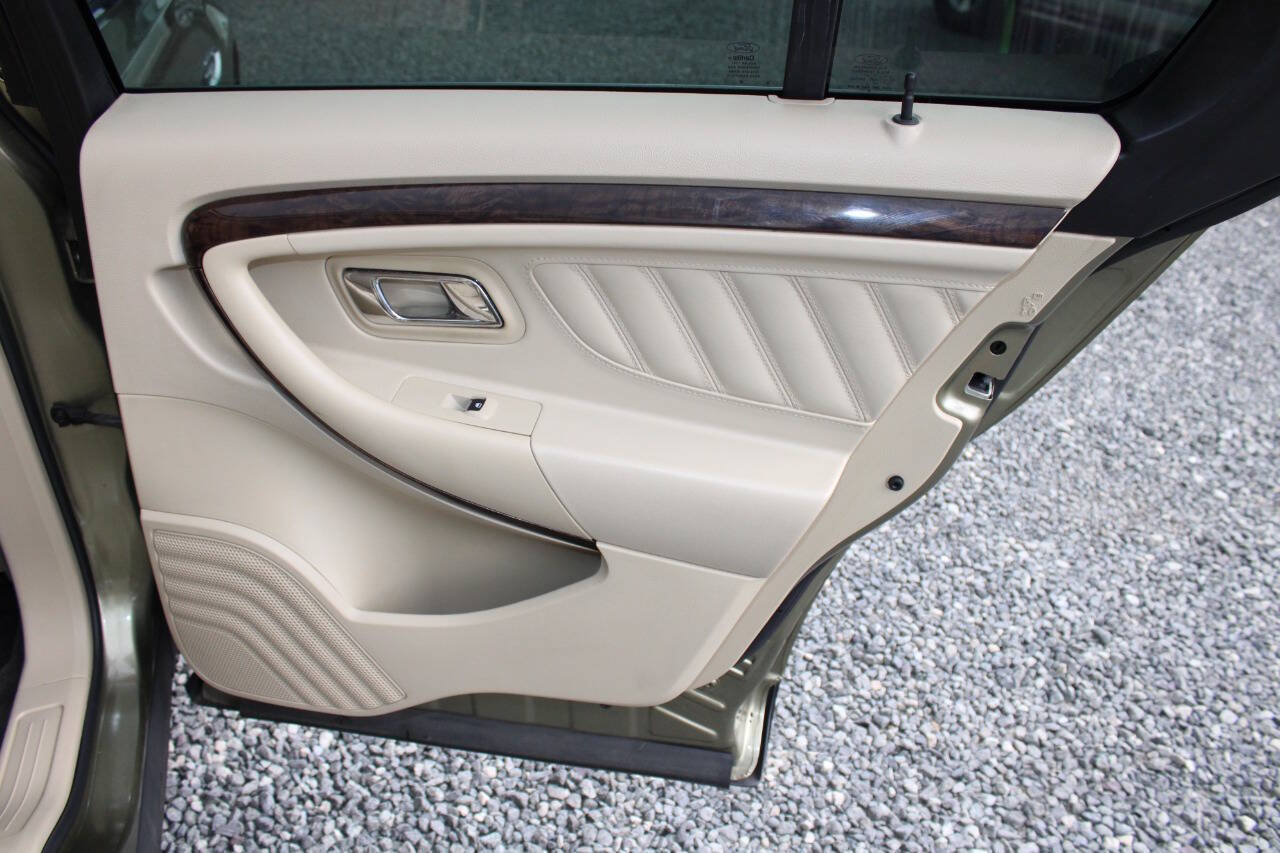 Used 2013 Ford Taurus Limited FWD image 25