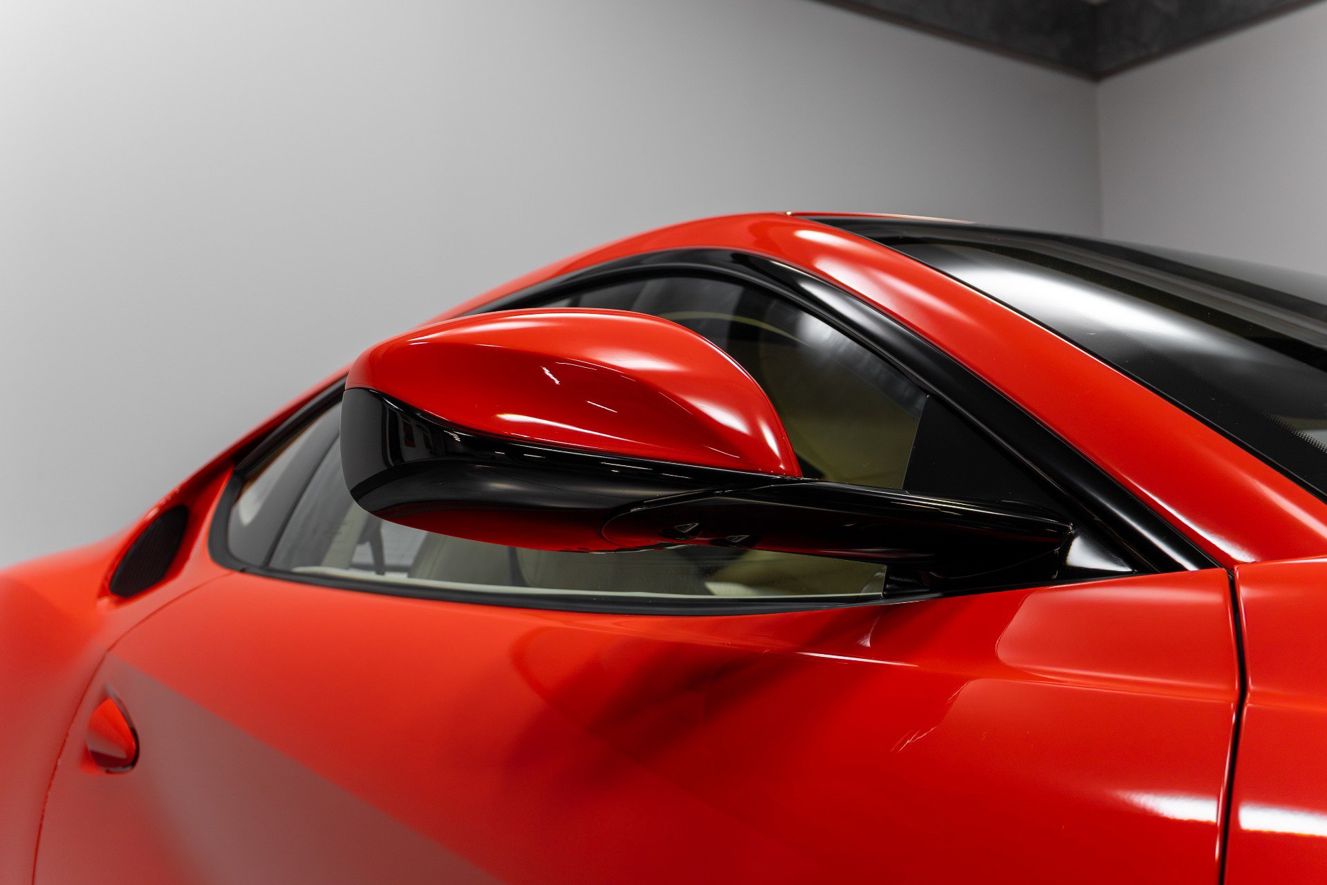 Used 2018 Ferrari 812 Superfast image 95