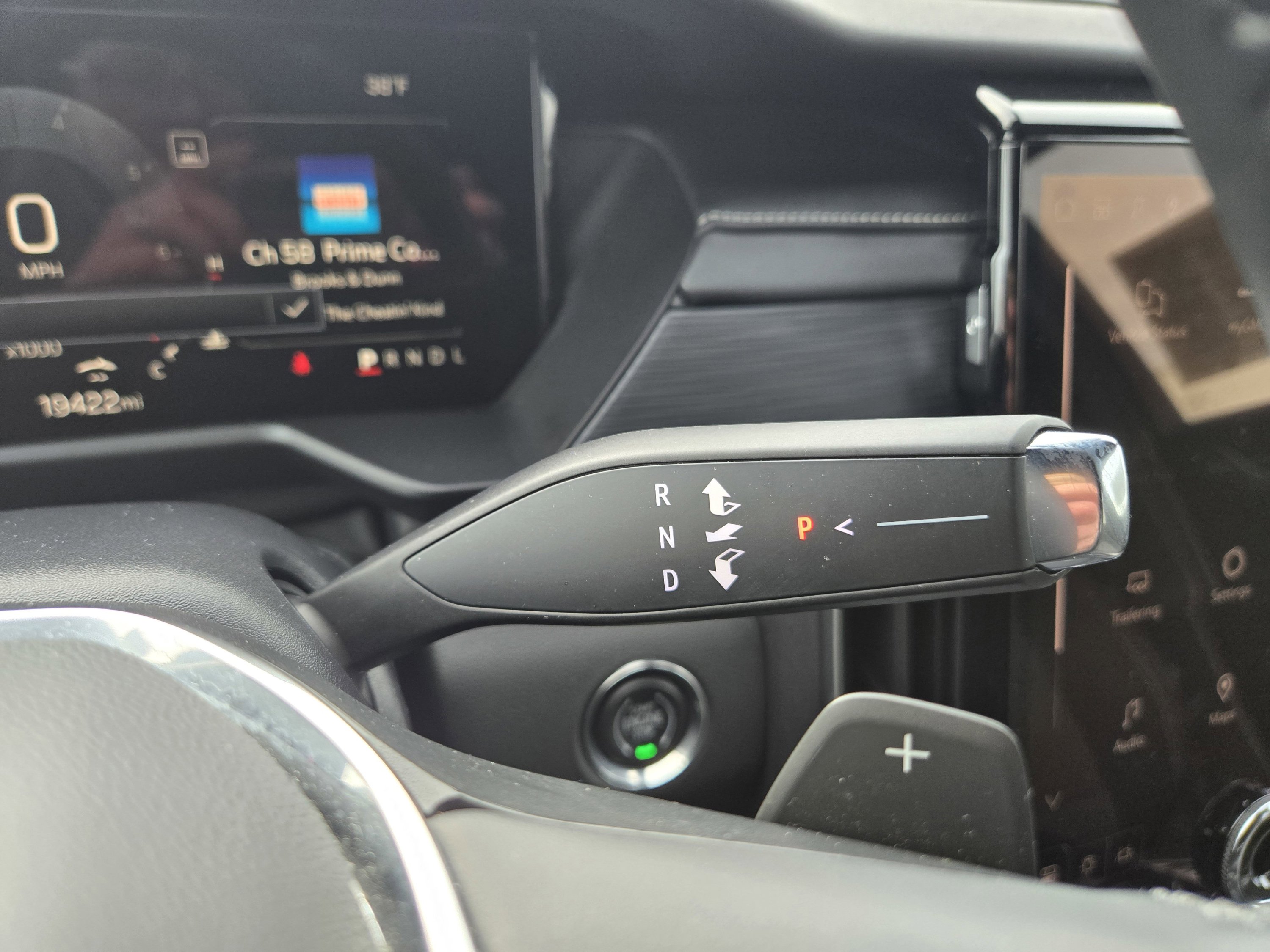 Used 2025 GMC Acadia Elevation image 22