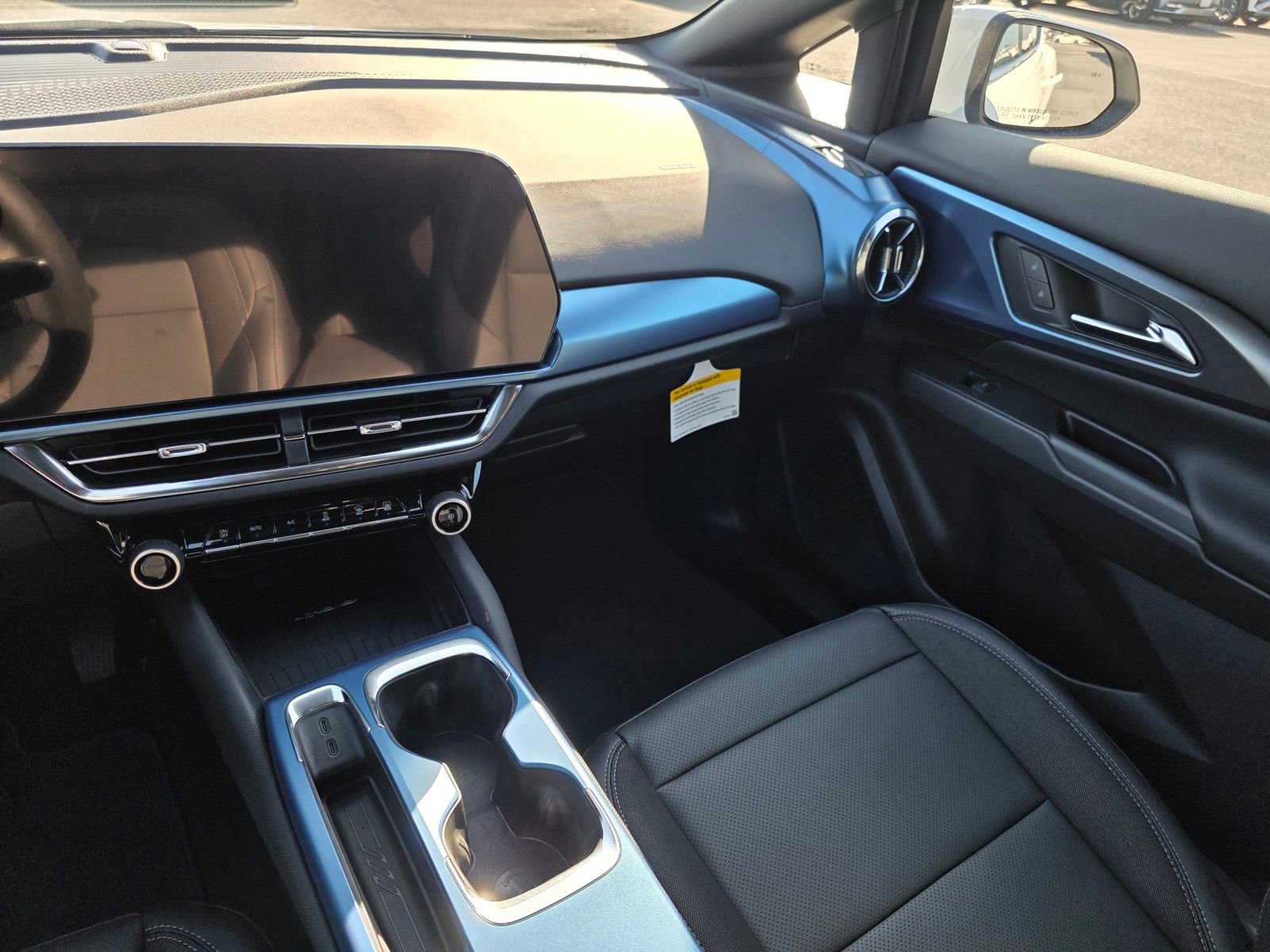 New 2026 Chevrolet Equinox EV LT image 16