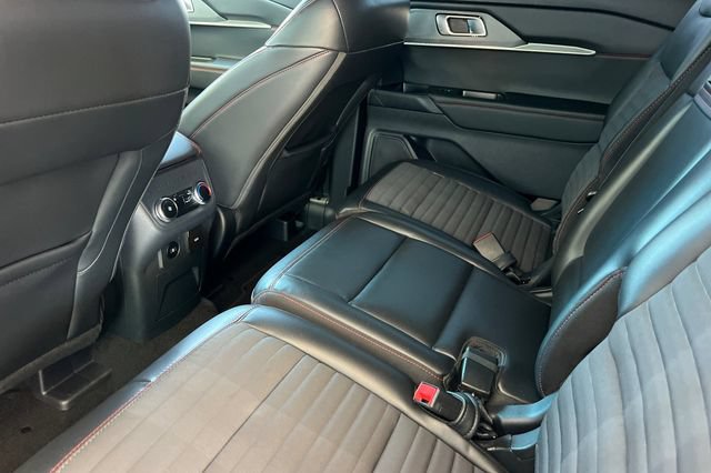Used 2025 Ford Explorer ST-Line RWD image 14