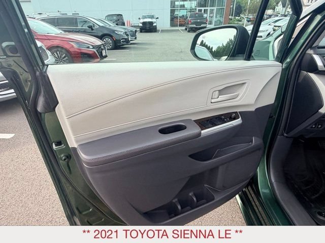 Used 2021 Toyota Sienna LE FWD image 10