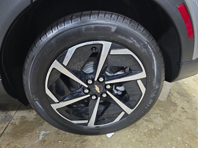 New 2026 Chevrolet Equinox EV LT image 32