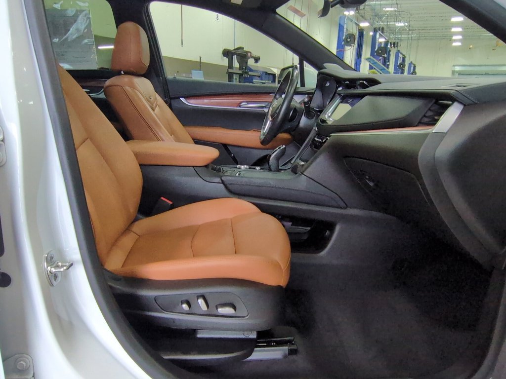 Used 2024 Cadillac XT5 Premium Luxury w/ LPO, Floor Liner Package AWD/4WD image 13