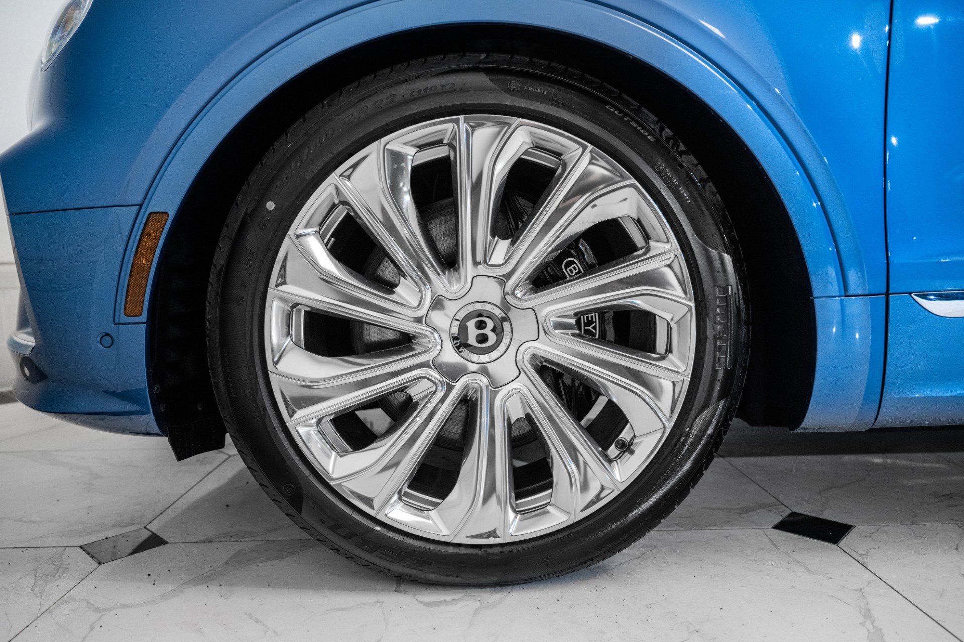 New 2025 Bentley Bentayga Extended Wheelbase image 6