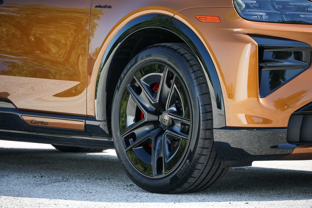 New 2026 Porsche Cayenne Turbo AWD/4WD image 36