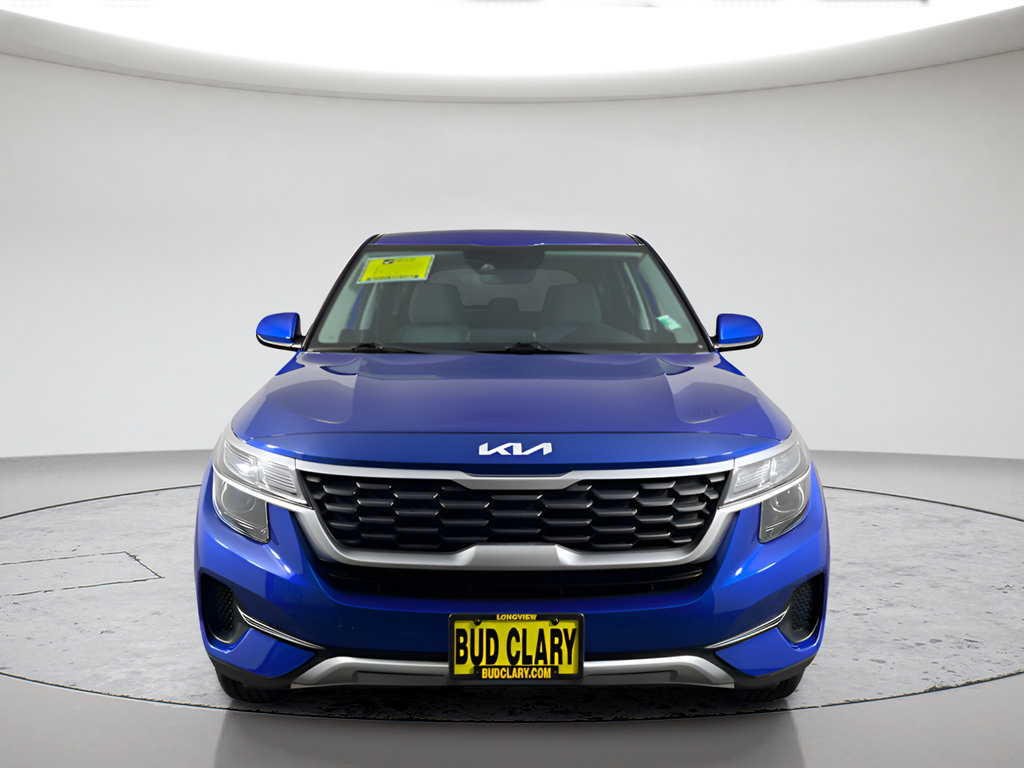 Used 2023 Kia Seltos LX AWD/4WD image 2