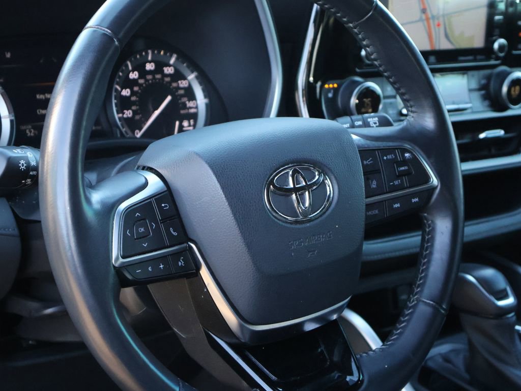 Used 2021 Toyota Highlander XSE image 19