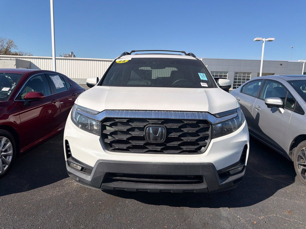 Used 2023 Honda Passport EX-L image 2