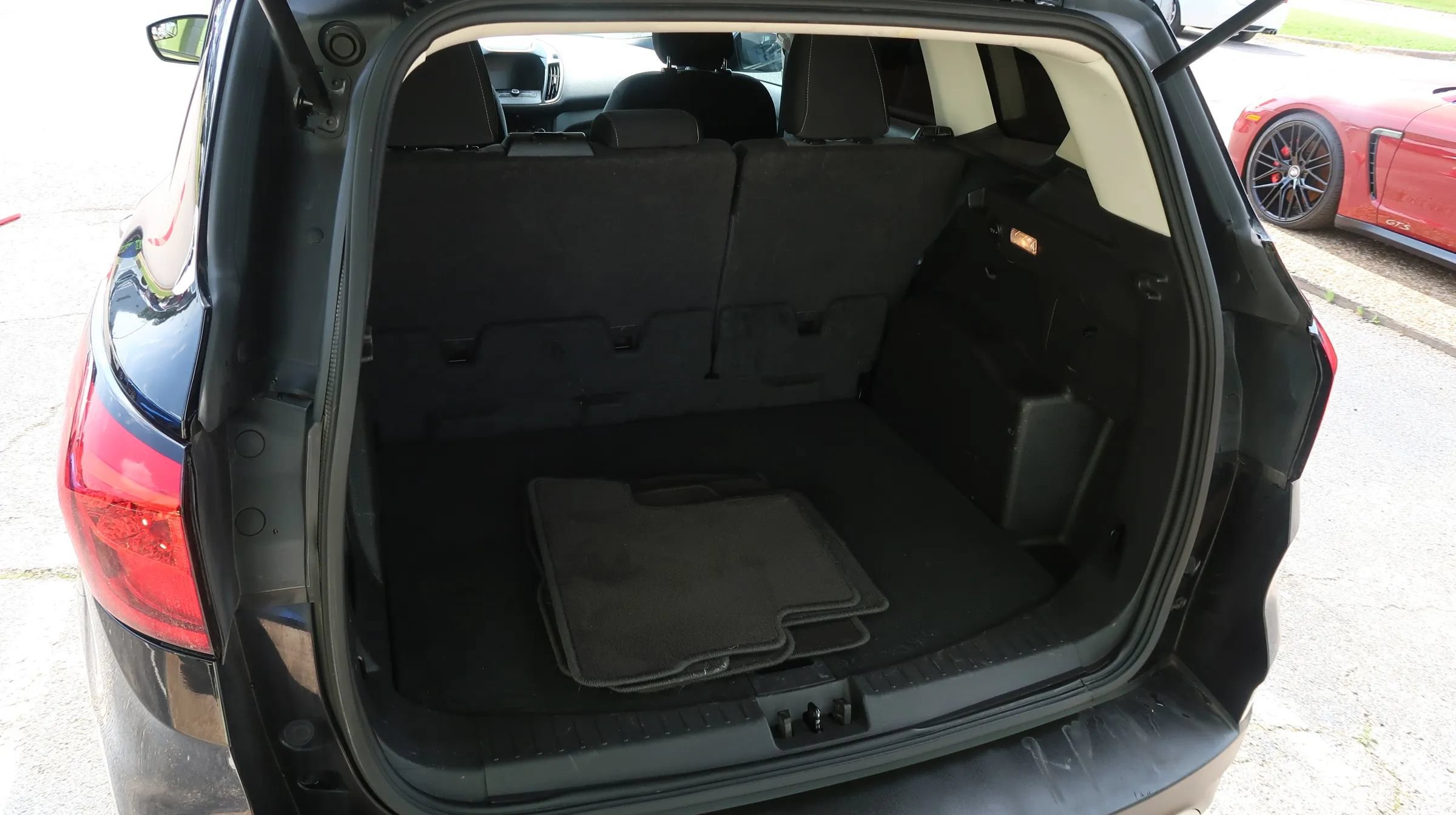 Used 2019 Ford Escape SE FWD image 15