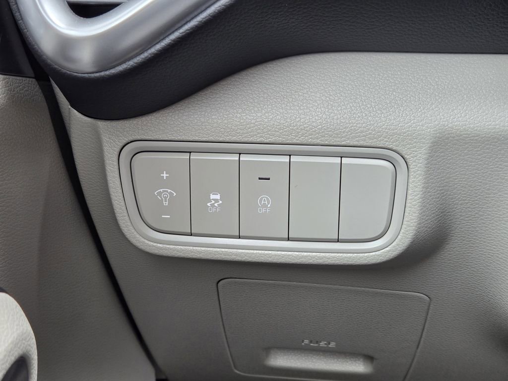 Certified 2025 Kia Soul LX FWD image 24