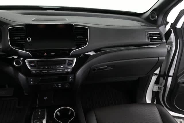 Used 2024 Honda Ridgeline Black Edition image 17