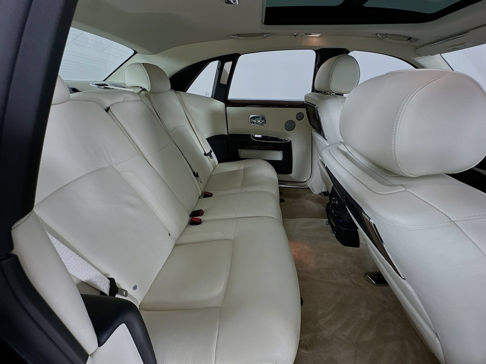 Used 2010 Rolls-Royce Ghost RWD image 45