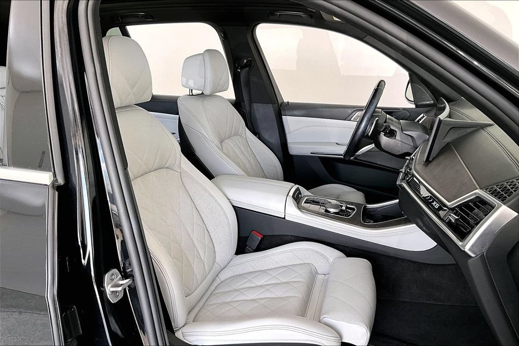 Used 2025 BMW X5 xDrive40i AWD/4WD image 9