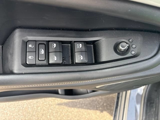 Used 2022 Jeep Grand Cherokee L Limited AWD/4WD image 37
