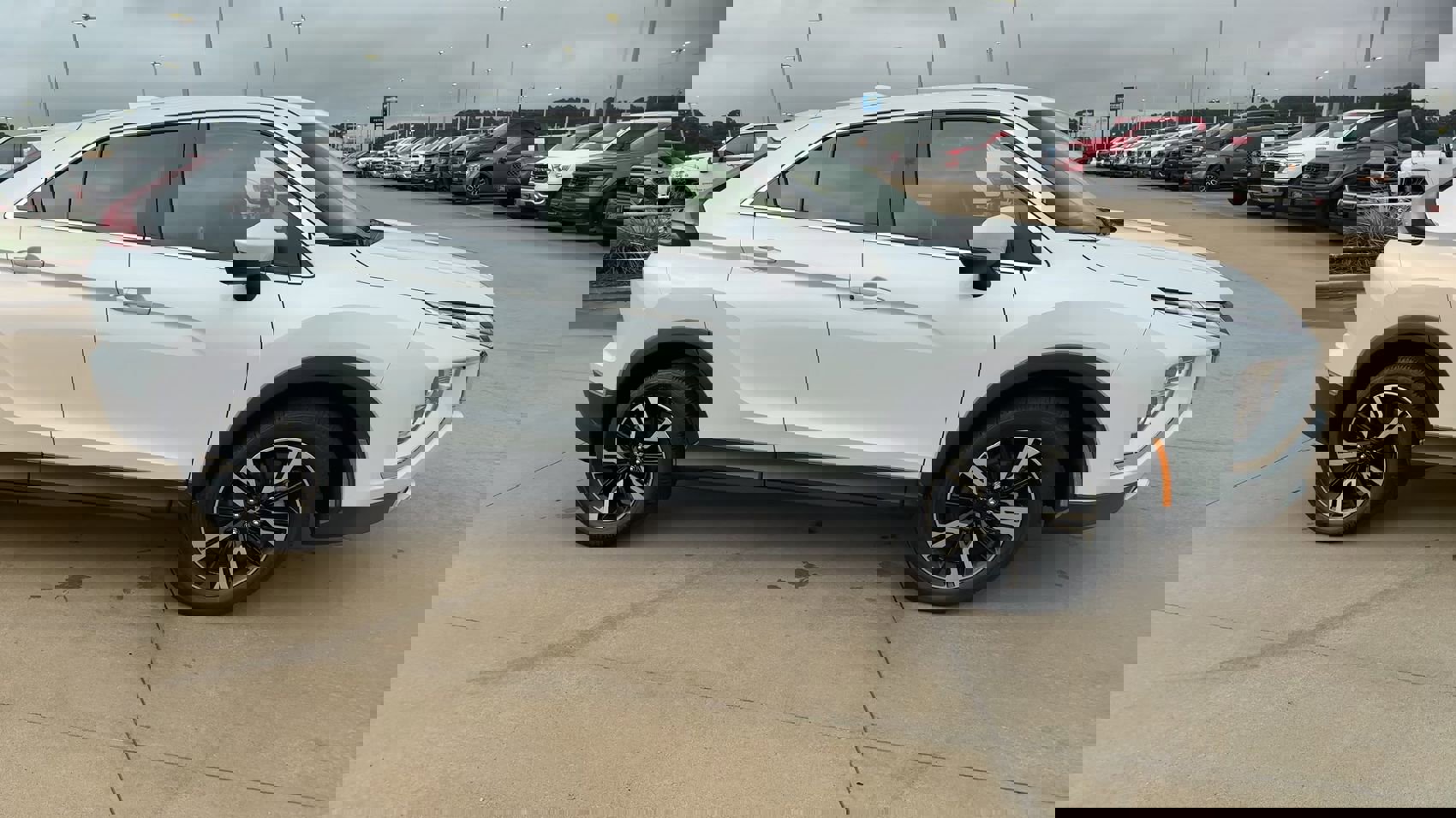 Used 2024 Mitsubishi Eclipse Cross SE image 2