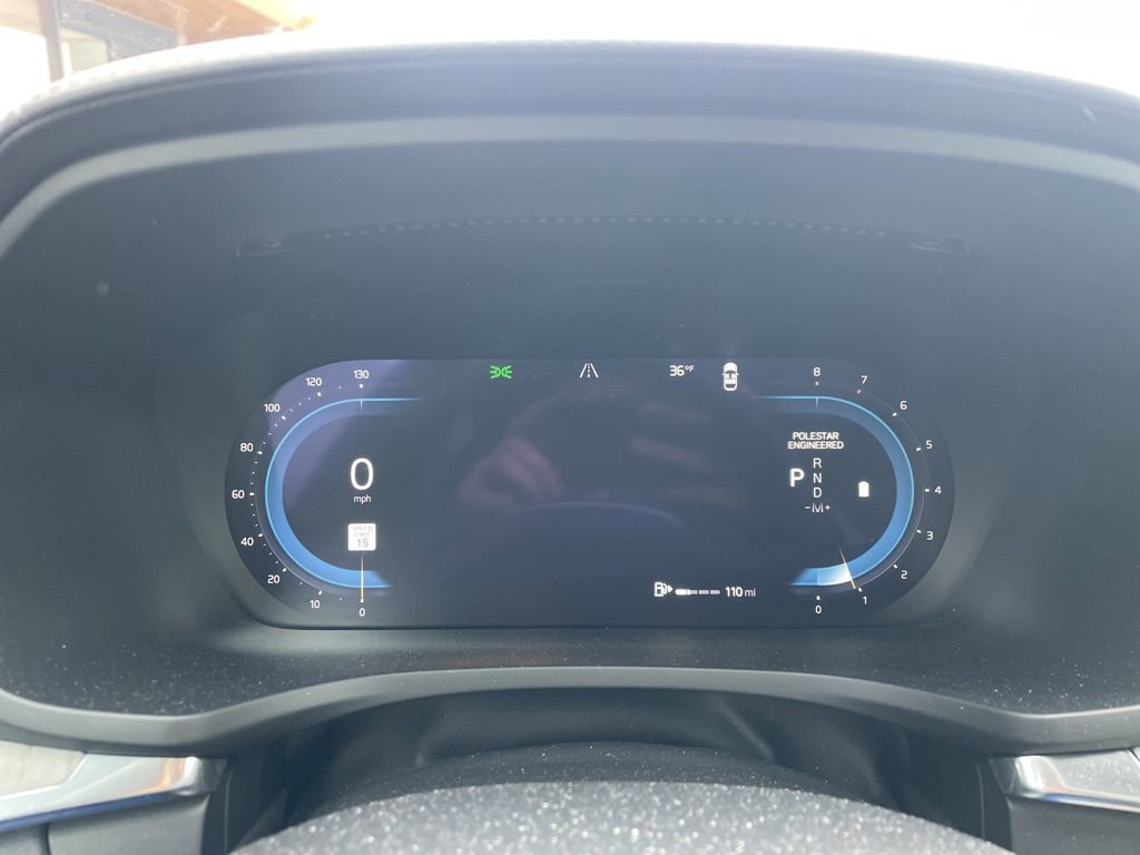 Certified 2025 Volvo V60 B5 Cross Country Ultra image 28