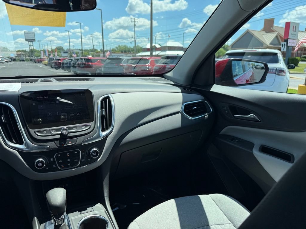 Used 2023 Chevrolet Equinox LT AWD/4WD image 16