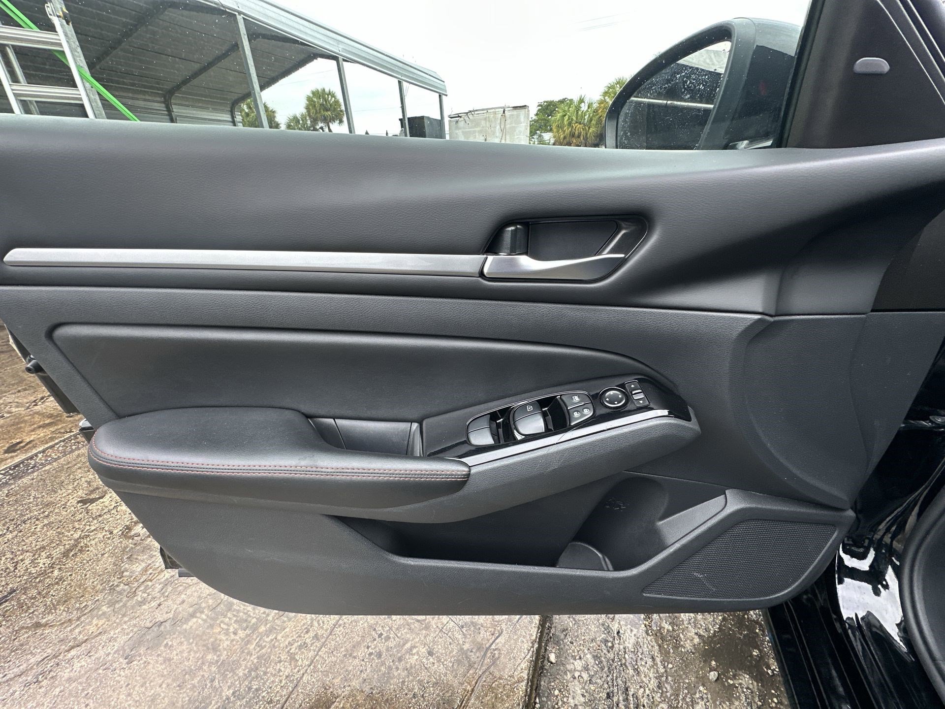 Used 2024 Nissan Altima 2.5 SR image 30