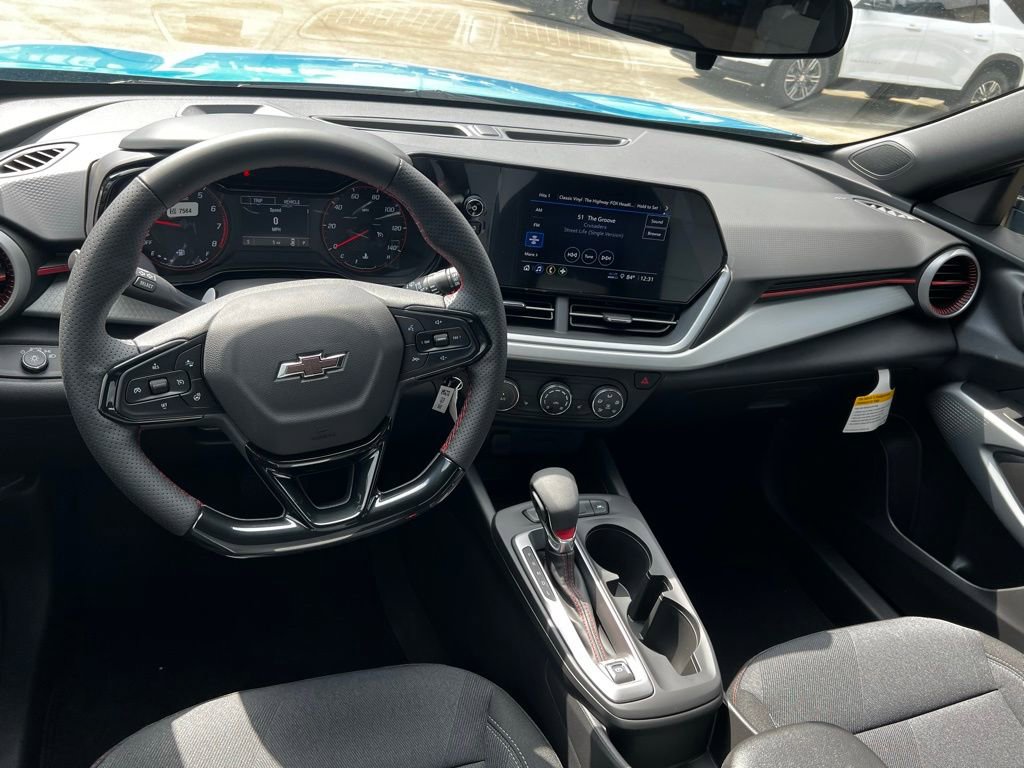 New 2026 Chevrolet Trax RS w/ Sunroof Package image 31