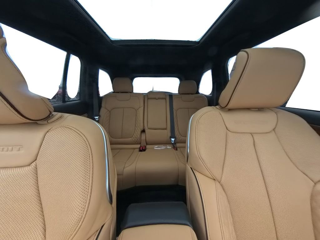 New 2025 Jeep Grand Cherokee Summit image 29