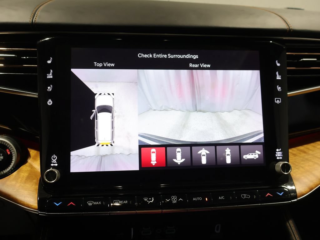 Used 2022 Jeep Grand Wagoneer Series III AWD/4WD image 28