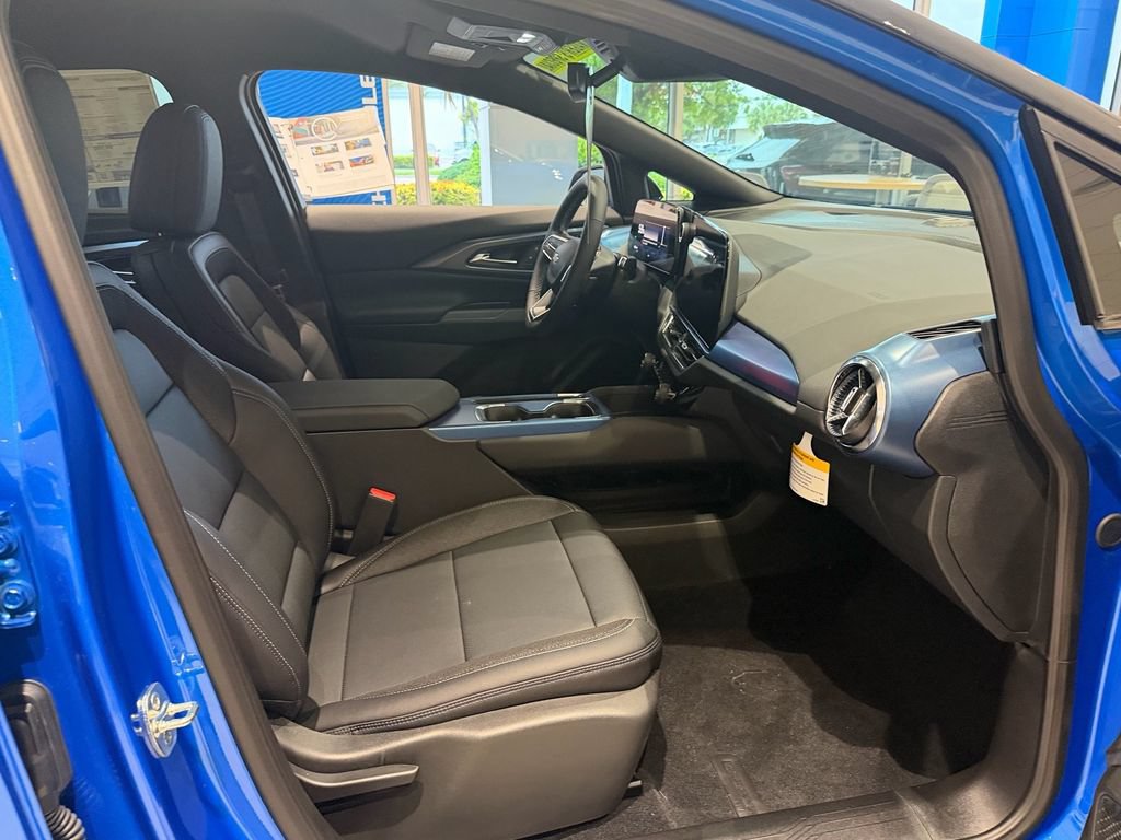 New 2026 Chevrolet Equinox EV LT w/ LPO, Blackout Package FWD image 6