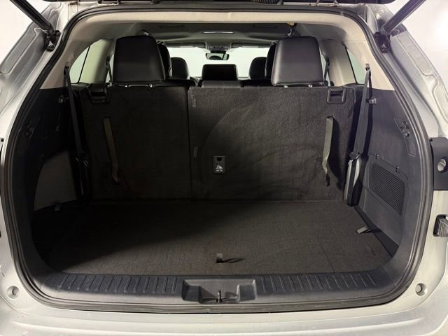 Used 2023 Toyota Highlander XLE image 26