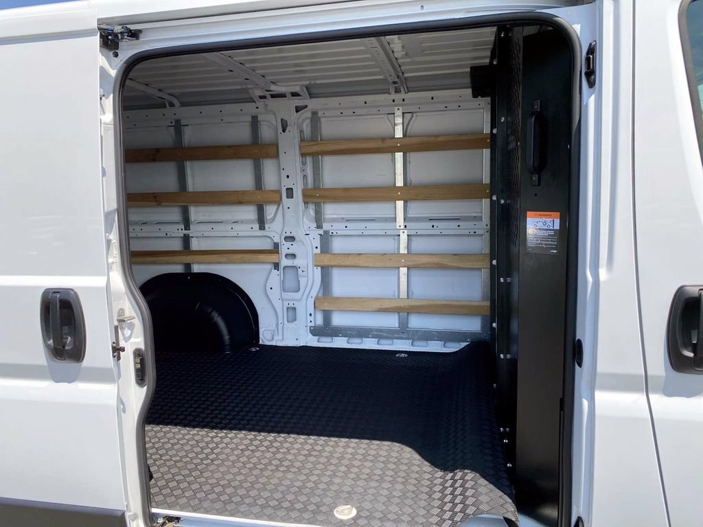 Used 2025 RAM ProMaster 2500 w/ U-Haul Equipment Group FWD image 27