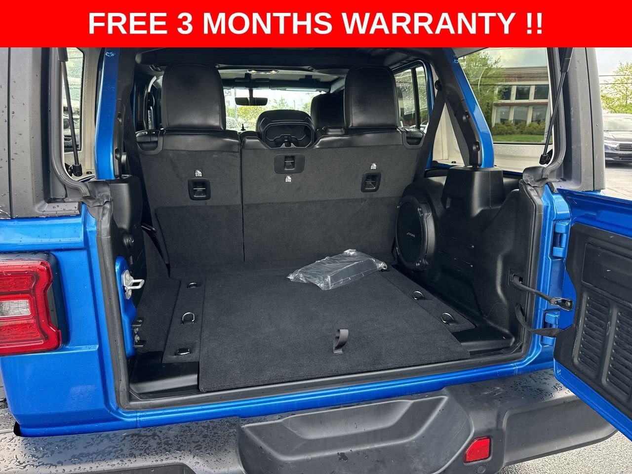 Used 2022 Jeep Wrangler Unlimited Rubicon w/ Cold Weather Group AWD/4WD image 24