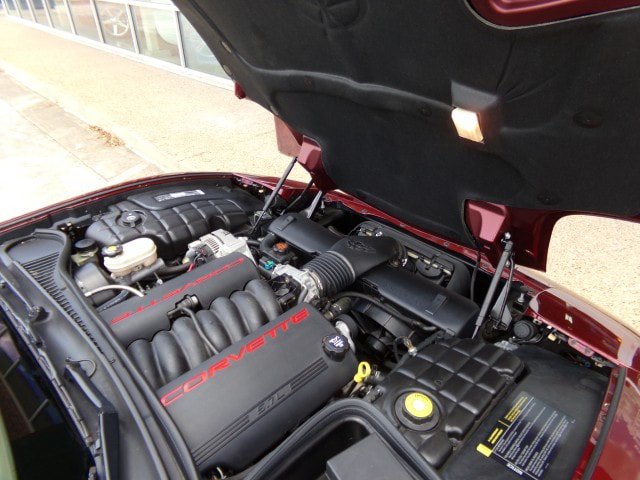 Used 2003 Chevrolet Corvette Coupe w/ Preferred Equipment Group RWD image 22
