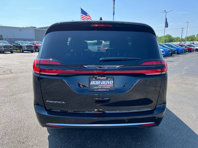 New 2027 Chrysler Pacifica Select w/ Family Tech Group FWD image 6