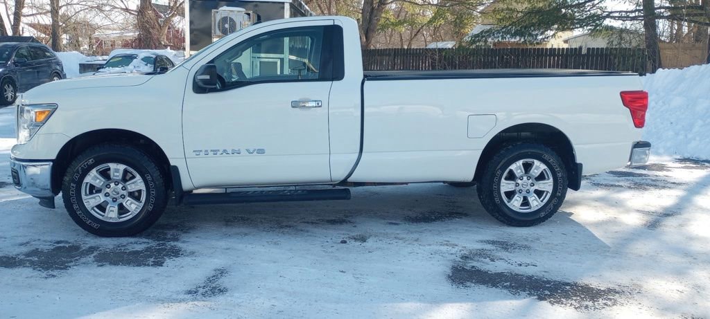 Used 2019 Nissan Titan SV image 4